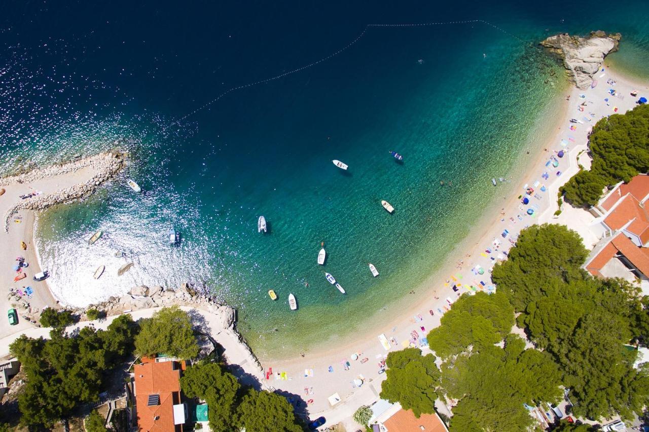 Rooms With A Parking Space Brela, Makarska - 17281 Dış mekan fotoğraf