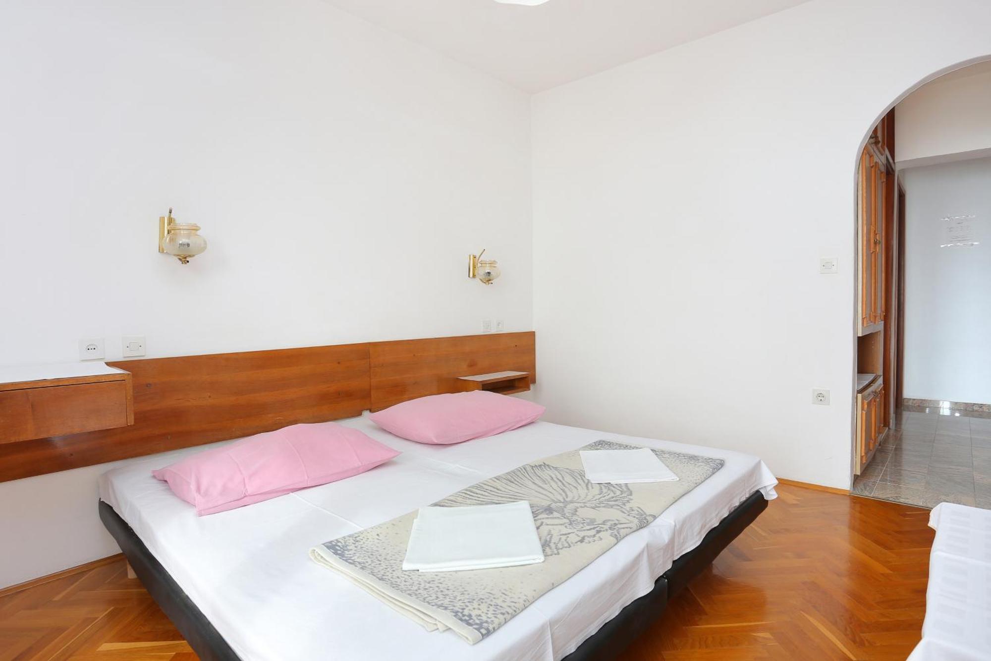 Rooms With A Parking Space Brela, Makarska - 17281 Oda fotoğraf
